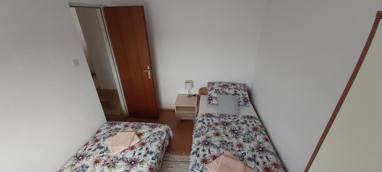 Apartmani Ruza Košljun 外观 照片